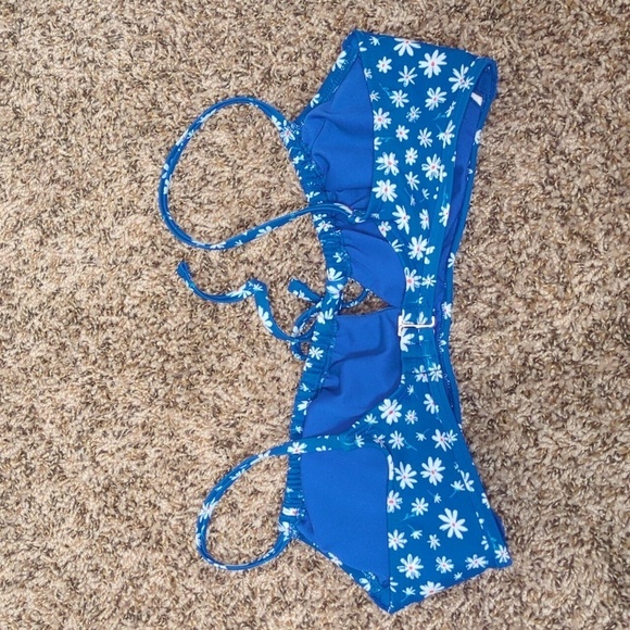 Xhilaration blue floral tunnelled bikini top 💋 - Picture 5 of 8